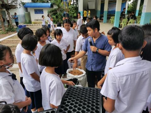 โครงการสภาเด็กและเยาวชนตำบลบ้านตะโก (กิจกรรมส่งเสริมอาชีพการเพาะ