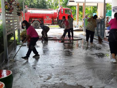 ทำความสะอาดสถานที่กักกันเพื่อป้องกันการแพร่ระบาดโรคโควิด 19