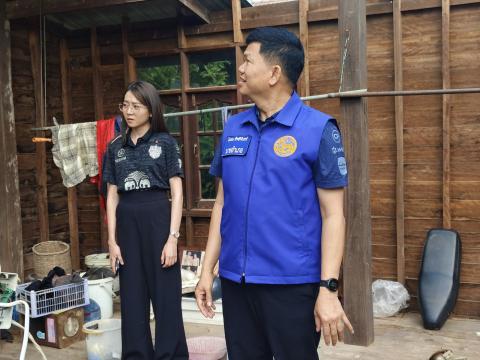 นายอำเภอห้วยราชออกตรวจเยี่ยมผู้ประสบภัยพิบัติ