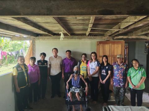 การมอบรถวีลแชร์และไม้เท้าขาว