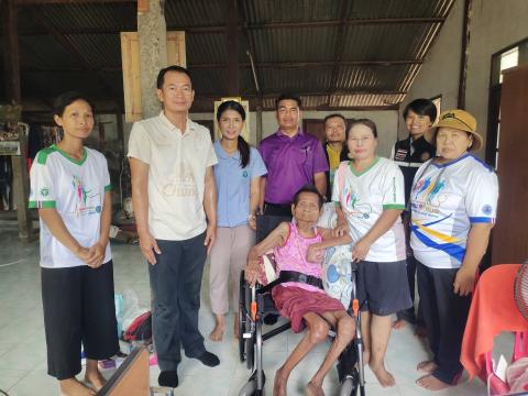 การมอบรถวีลแชร์และไม้เท้าขาว