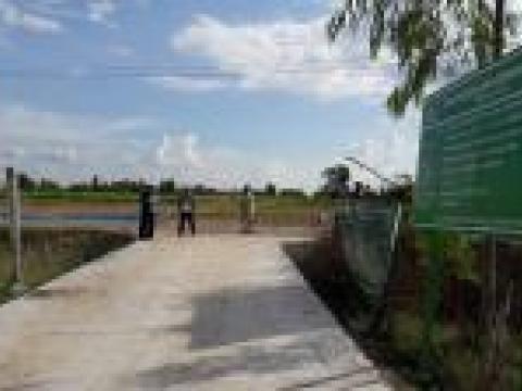 โครงการก่อสร้างถนนคอนกรีตเสริมเหล็กหมู่ที่ 4 สายหน้าโรงเรียน - ถ