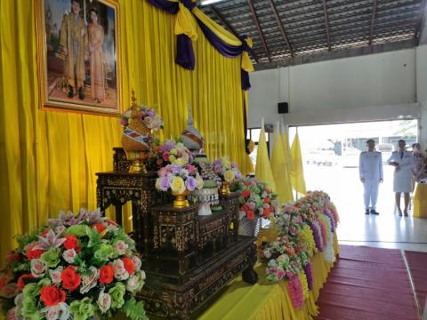 การจัดพิธีส่งมอบพระบรมฉายาลักษณ์พระบาทสมเด็จพระเจ้าอยู่หัว และสม