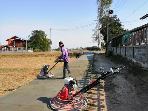 ก่อสร้างถนนคสล. หมู่ที่ 9 สายศาลาหมู่บ้าน – ถนนลาดยาง