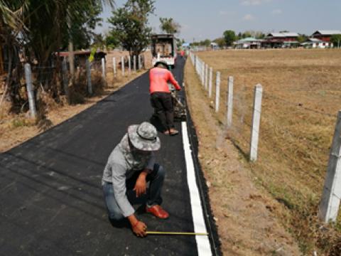 ถนนคอนกรีตโดยลงผิวAsphaltic Concreteหมู่8บ้านเกตุใต้ สายถนนลาดยา